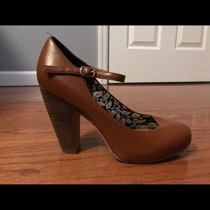CROWN VINTAGE HEELS